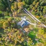Villa Taja *
