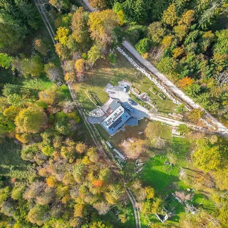 Villa Taja *